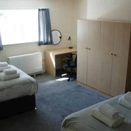 The Newborough 3 Скарборо