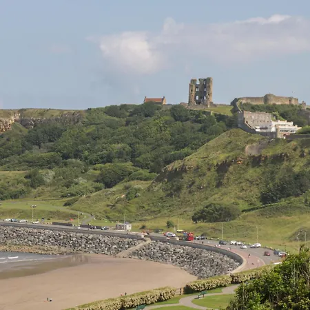 The Newborough 3 Апартаменты *